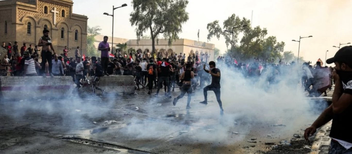 Ιράκ: Δύο νεκρoί και 200 τραυματίες από συμπλοκή αστυνομικών με διαδηλωτές (βίντεο)